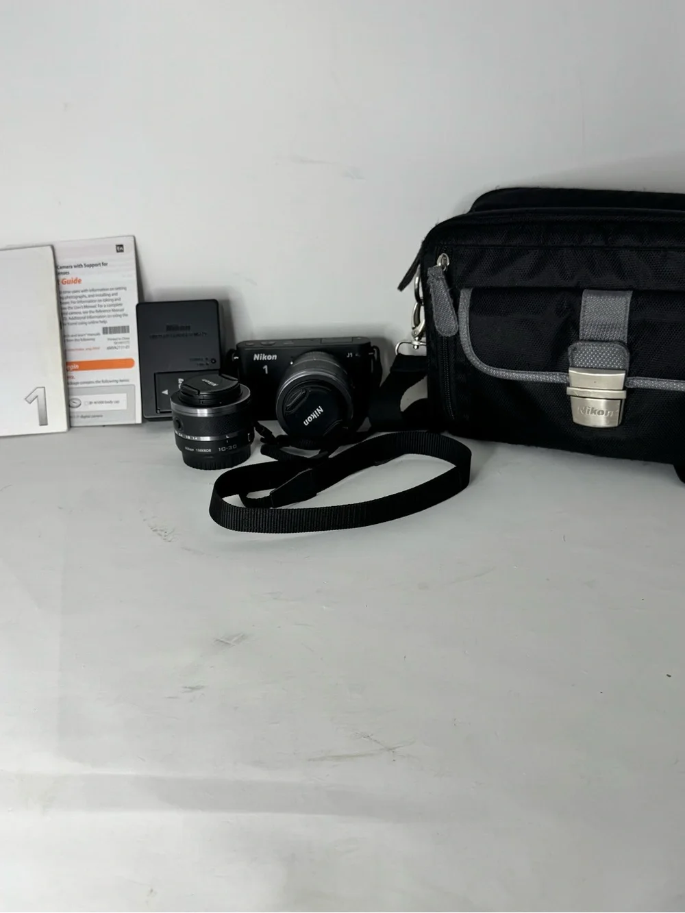 Nikon 1 J1 Compact Mirrorless Camera Black two lenses batterycharger memory card